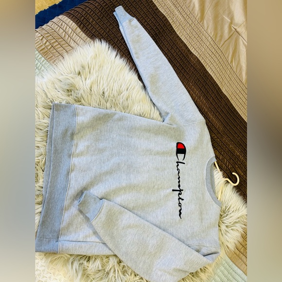 Hoodies and crew neck for sale. - Picture 10 of 16